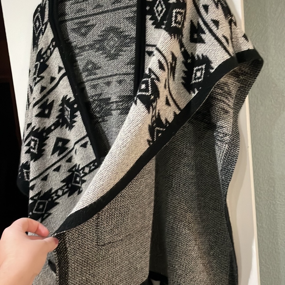 Aztec and Fringe warm open arm shawl - Picture 2 of 3